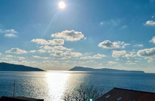 Komiza Apartment | Newly Refurbished Komiza Haven