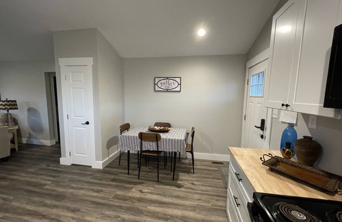 Lookout Valley Neighborhood Association House | Newly remodeled cozy little home