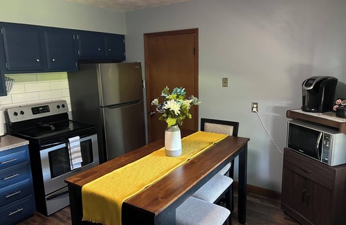 Farmington House | Newly remodeled house minutes away from downtown, golf courses + BIG back yard