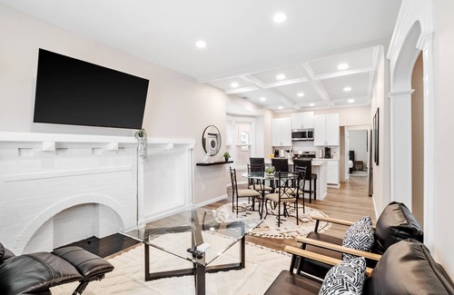 St. Louis Apartment | Newly Remodeled/King Bed Oasis/Wash-U & Clayton