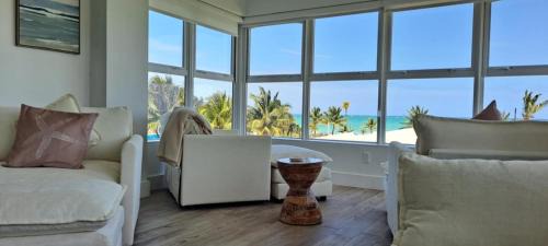 Discovery Bay Apartment | Newly Remodeled Luxury Beachfront 2-Bedroom Condo