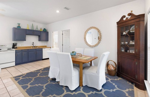 Village of Sugar Beach House | Newly Renovated! Bring Your Big Dogs! Beach Chairs!