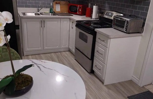 Fletchers Creek South House | Newly Renovated 1 BDRM Guest Suite