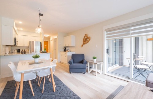 Upper Village Condo | Newly renovated 1 bedroom near Blackcomb Gondola - less than 5 min walk