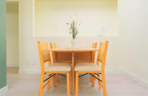 Downtown Eastside Apartment | Newly Renovated 1 Bedroom Condo in Japantown! Near Gastown & Railtown!