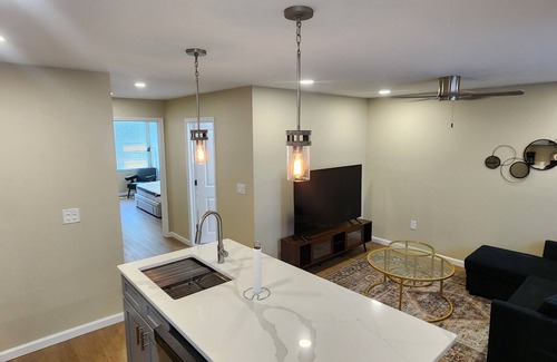 Logan - Ogontz - Fern Rock Apartment | Newly Renovated 2bedroom apartment in uptown. Jefferson Einstein Temple LaSalle