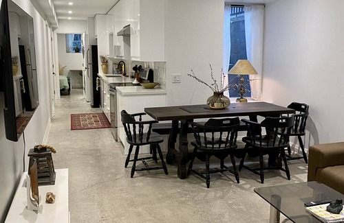 Parkdale House | Newly renovated 2Br unit, steps from Ossington in a vibrant neighborhood!