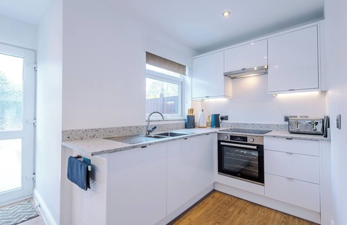 Birkenhead House | Newly renovated 3 bed house, Perfect for contractors, or family stays