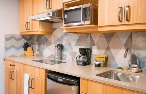 Banff Apartment | Newly Renovated, Bright Suite on Tunnel Mountain!