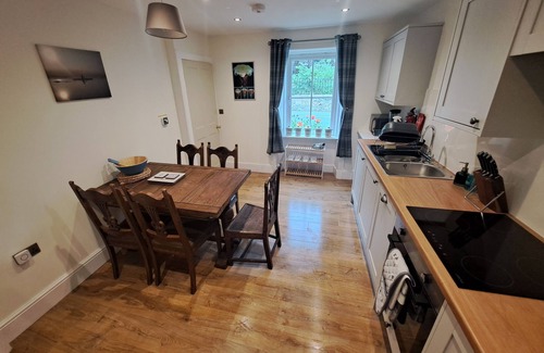 Fortrose Cottage | Newly renovated Character Cottage close to the beach