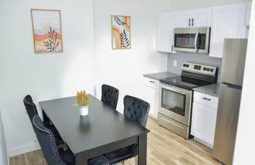 Pendleton Apartment | Newly renovated Cozy 1-bedroom apartment with AC, WiFi in charming Cincinnati