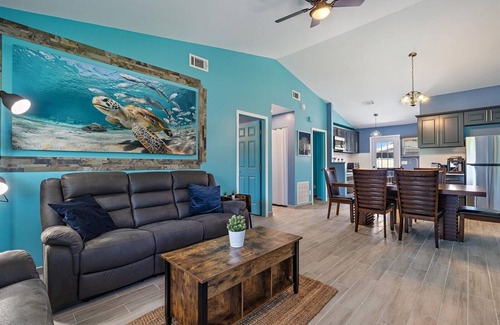 Englewood East House | Newly renovated, cozy 2 bedroom.