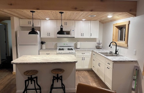 Higgins Lake Cabin | Newly renovated cozy cabin, walking distance to beach and park.