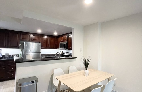 University City Condo | Newly Renovated Cozy Condo in Sunny La Jolla/UTC-San Diego, Fully Furnished!
