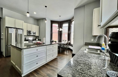 Lindenwald House | Newly Renovated Historic mansion 8 Bedrooms