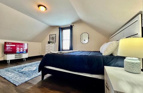 Lindenwald House | Newly Renovated Historic mansion ☆ 8 Bedrooms