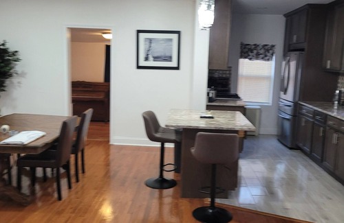 Queens House | Newly Renovated Home away from Home