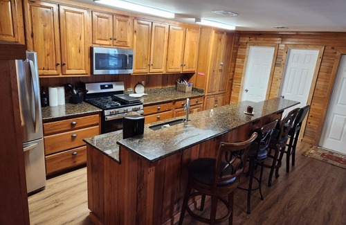 Venice Boat Rental | NEWLY RENOVATED Houseboat Located in Venice Marina (B Dock)