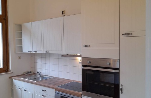 Warburg Apartment | Newly renovated living in historic charm: Altstadt Bahn - 2 double rooms in