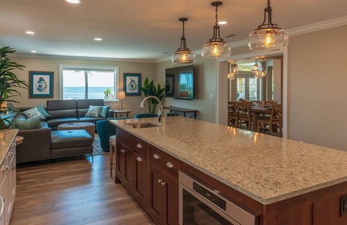 Port St. Joe House | NEWLY RENOVATED Luxury Bayfront 6 BR/5.5 BA Home