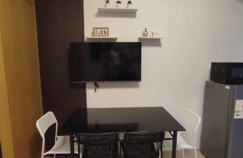 Barangay 76 Apartment | NEWLY RENOVATED MALL OF ASIA SHELL RESIDENCES CONDO. 5 MINUTES WALK TO MOA!