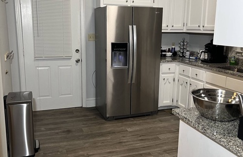 Athens Condo | Newly Renovated Modern Spacious 2 Bedroom Condo - Close to UGA