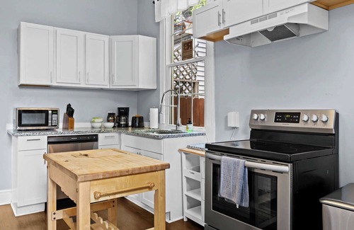 Smoketown Jackson House | Newly-Renovated Stylish Home | Close to Downtown!