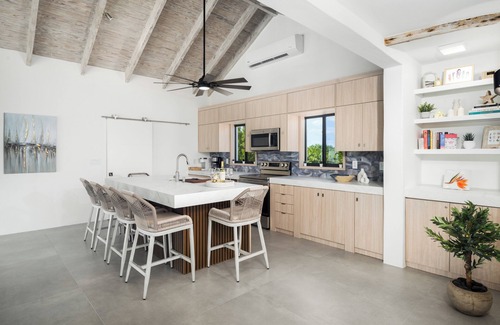 Venetian Road Settlement Villa | NEWLY RENOVATED Ocean Front 4-BR/2Bath luxury villa.