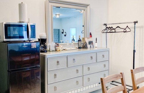 Pearland House | Newly Renovated Texas Style Studio
