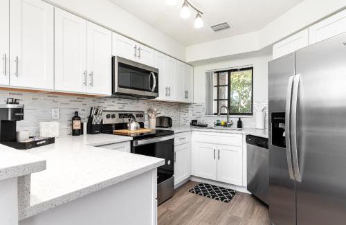 Delray Beach Apartment | Newly renovated Townhome with King bed