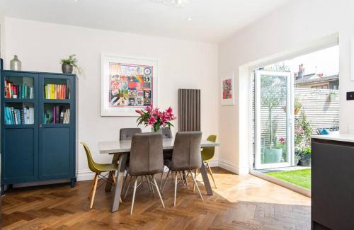 Southwick House | Newly renovated Victorian house with free parking