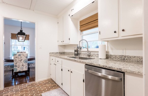 Valdosta House | Newly Updated Premium Property, Super Clean, Close to SGMC & VSU, Pets, Fire Pit