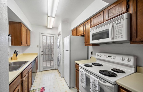Greater Fondren Southwest House | Newly Upgraded Townhome