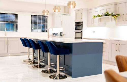 Newry House | Newtown House, with Hot Tub and Bar