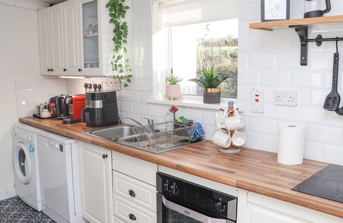Duncannon Cottage | NEWTOWN LODGE, pet friendly in Duncannon, County Wexford