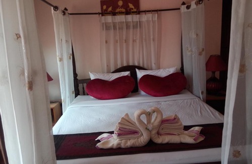Chong Kham Hotel | Ngamta Hotel