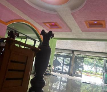 Ben Cat Hotel | Nhà nghỉ bình dân