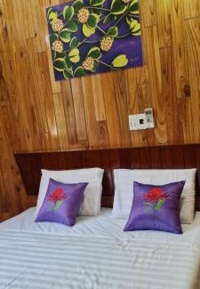 Ha Dong House | Nhà Waratah Homestay and Restaurant