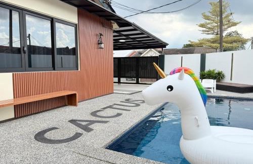 Taman Daya Villa | Nibong Pool Villa by Cactus Homestay