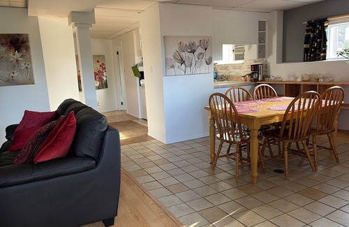 Salmon Arm House | Nice 2-bedroom walk-in suite in Salmon Arm. Private parking and beautiful yard.