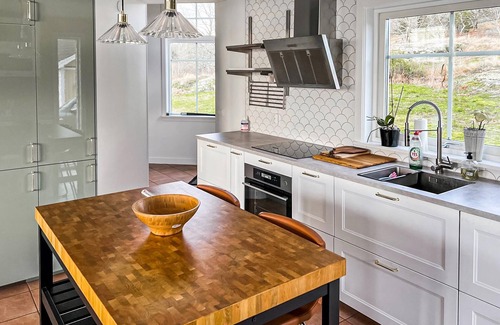 Blekinge House | Nice and friendly cottage with a view of Lake Nässjön.