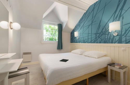 Chamouille House | Nice apartment in villa for 6 guests with pool, WIFI, hot tub, TV, terrace and parking