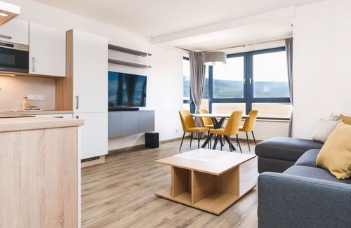 Loucna Pod Klinovcem Apartment | Nice apartment for 6 guests with WIFI, TV and balcony