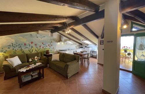 Montechiaro dʼAsti Apartment | Nice apartment for 2 people with A/C, WIFI, TV, patio, pets allowed and parking