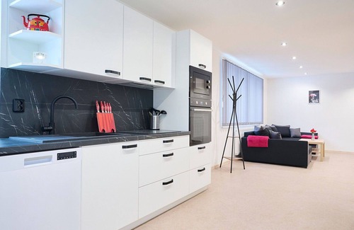 Desna Apartment | Nice apartment for 4 guests with pool, WIFI, TV, patio and parking
