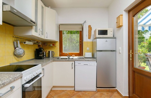 Balatonakali Apartment | Nice apartment for 4 people with A/C, WIFI, TV, terrace and parking