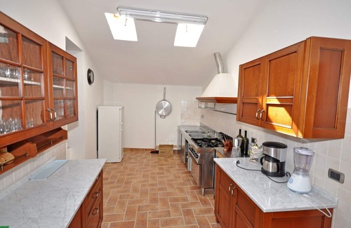 Volterra Apartment | Nice apartment for 4 people with WIFI, pool, TV, pets allowed and parking, close to San Gimignano