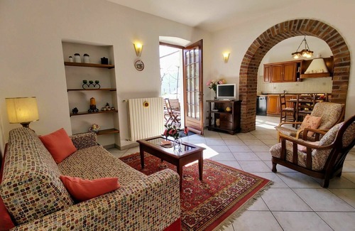 Luino Apartment | Nice apartment for 5 people with WIFI, TV, terrace and pets allowed