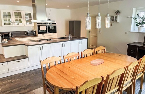 Hemmoor Apartment | Nice apartment for 7 guests with WIFI, TV, terrace and parking
