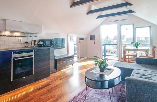 Klintehamn Apartment | Nice apartment in Klintehamn with WiFi